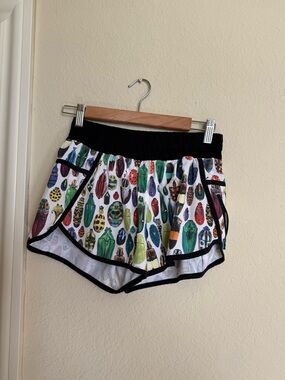 Lululemon SeaWheeze exclusive beetle shorts!  Size 6.